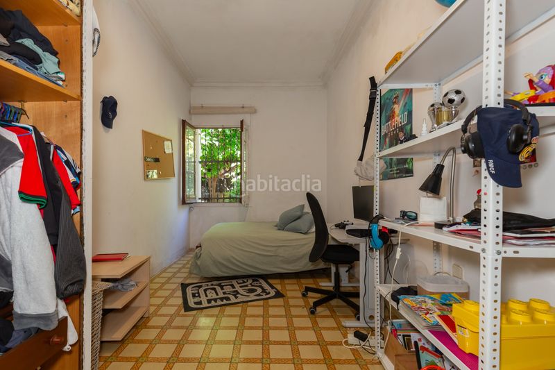 Foto c206a6a9-225a-4fe5-a848-34bb2f1d8f11. Casa adossada a Guinardó Barcelona