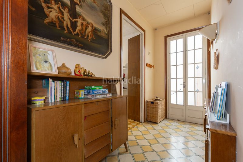 Foto c741b14a-7ccd-4d2c-9e17-bd062d97f545. Casa adossada a Guinardó Barcelona