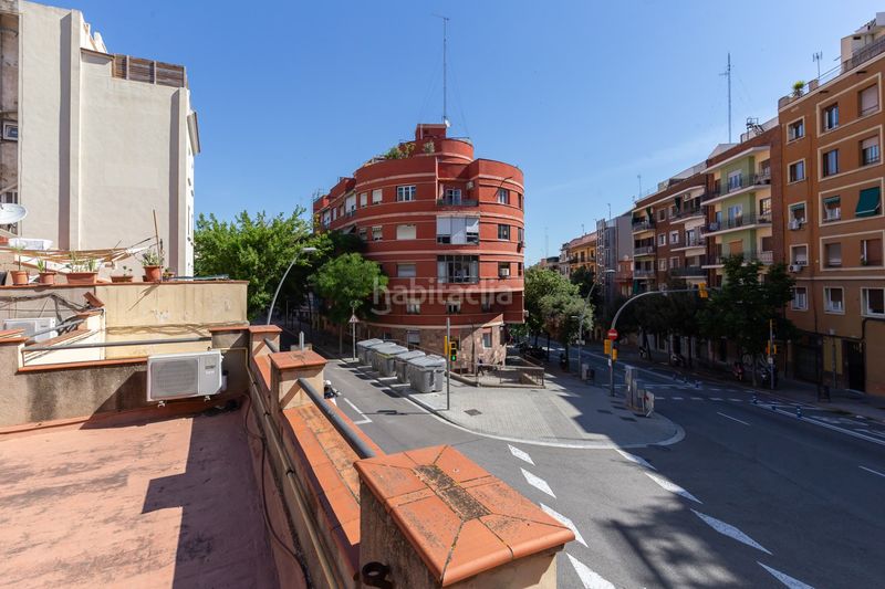 Foto d6c90ecf-8a77-4380-9b16-75ac2c6f00cb. Casa adossada a Guinardó Barcelona