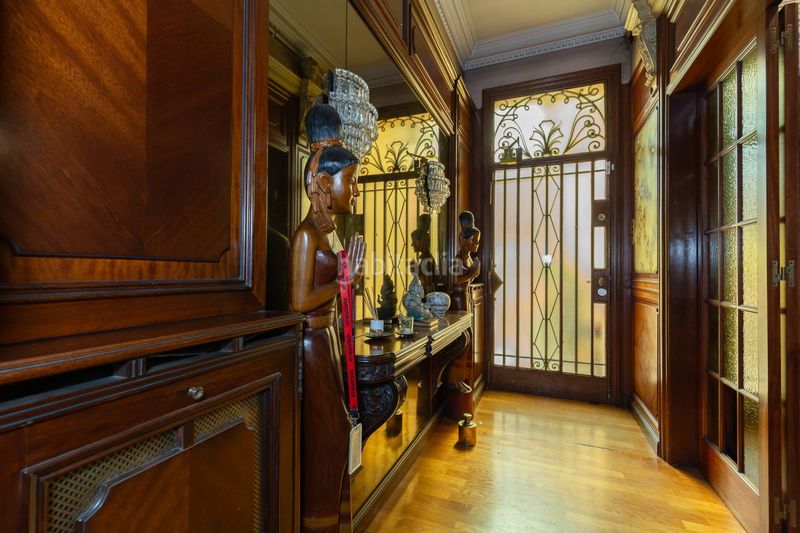Foto d7538a5a-ed82-4de1-90d7-79257b8e86fe. Casa adossada a Guinardó Barcelona