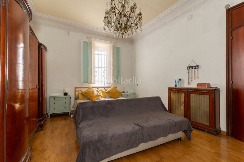 Foto dbfee4e1-af52-4c45-b0c8-806f50f96661. Casa adossada a Guinardó Barcelona