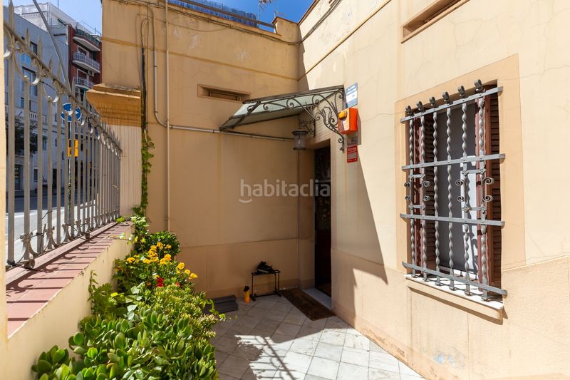 Foto e118c211-ced6-4165-beb8-e27e7535035a. Casa adossada a Guinardó Barcelona