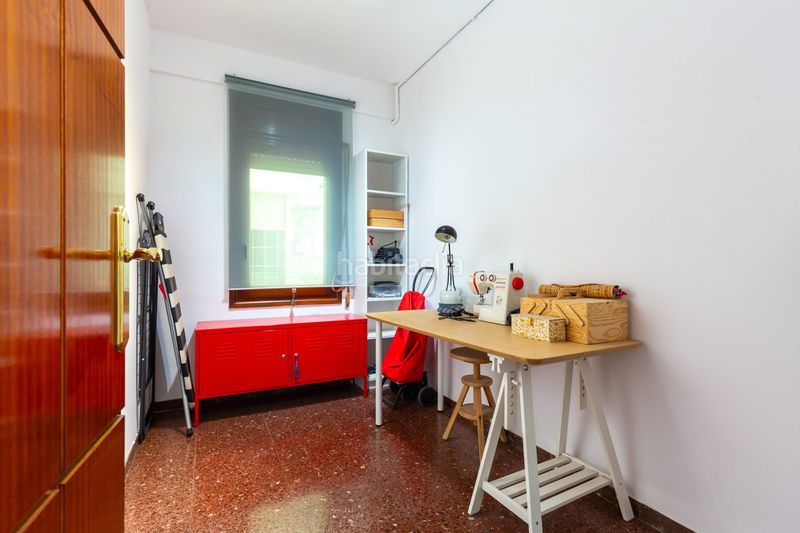 Foto 0ee5aab3-5c7f-4fca-afc8-16fd4d020cf1. Flat with heating parking in L´Antiga Esquerra de l´Eixample Barcelona