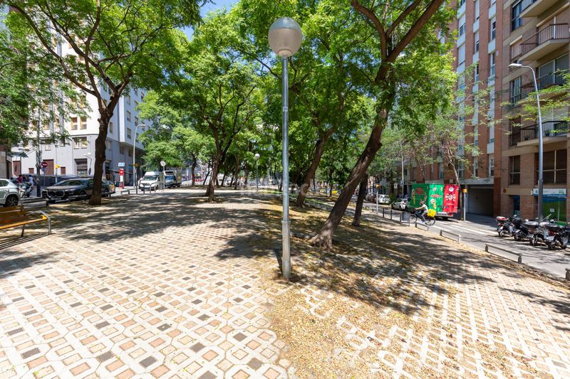 Foto aeab760e-b87b-4296-b16c-4a55d4881ac3. Local comercial a La Salut Barcelona