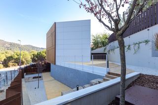 Rent Semi detached house  Rosa sensat