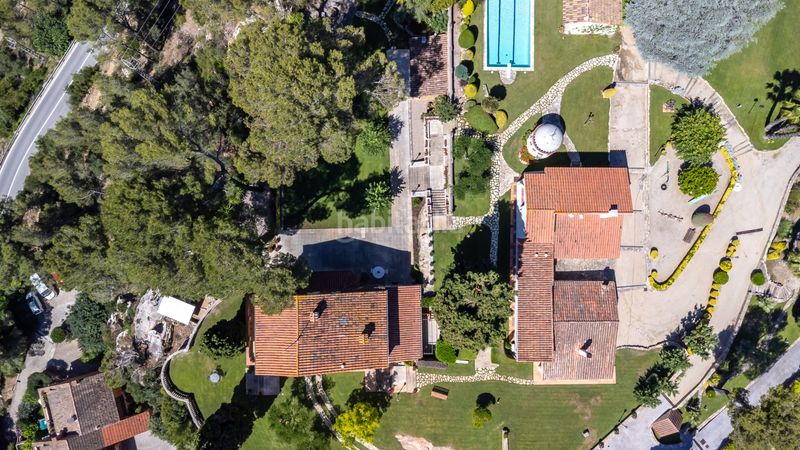 Foto 6d143628-a7ad-4169-a5ef-3209a1f0bda0. Masia amb calefacció aparcament piscina a Corbera de Llobregat