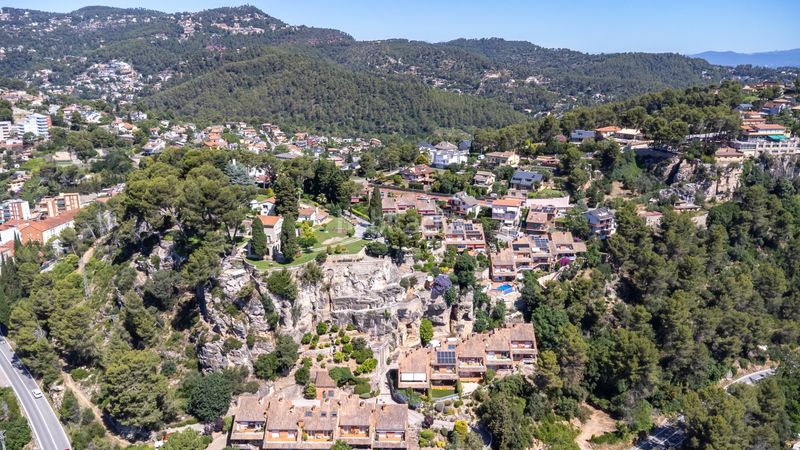 Foto a863bd51-179b-43aa-9635-74c4ff1ed9b6. Masia amb calefacció aparcament piscina a Corbera de Llobregat