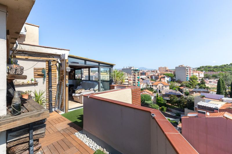 Foto 1af2354d-737d-4a17-ad0b-51ca90d0aba0. Penthouse with heating in Mercat Rubí