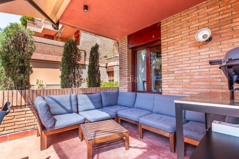 Foto f86769e6-8514-4a64-bf33-2151c25a215a. Planta baixa amb calefacció aparcament piscina a Sant Just Desvern