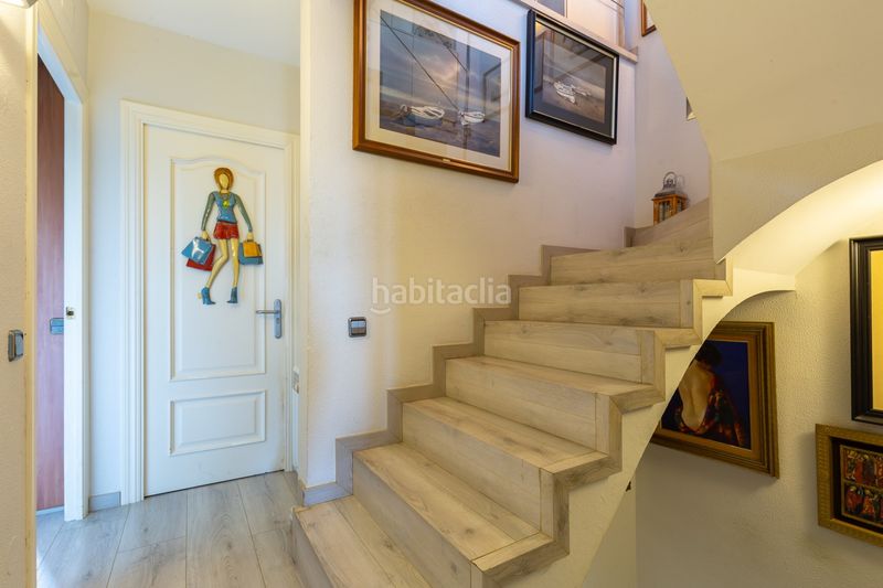 Foto 33ee2838-e0cb-411d-a3da-f022a4303416. Casa adossada amb calefacció aparcament piscina a Sant Cugat del Vallès
