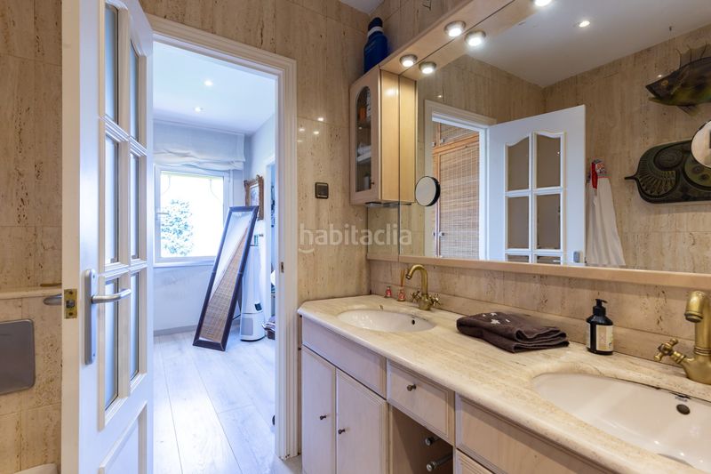 Foto d0eabda7-7749-499e-983a-dd8e238a28dc. Casa adossada amb calefacció aparcament piscina a Sant Cugat del Vallès