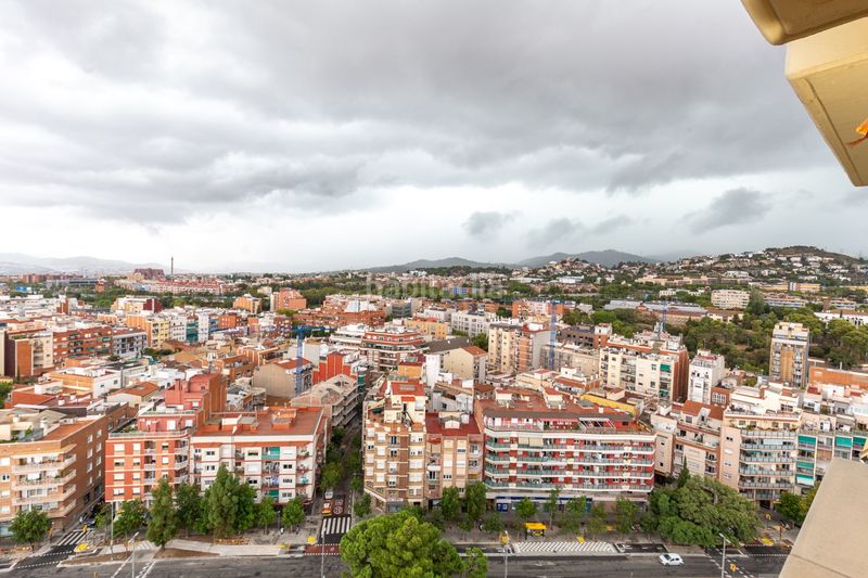 Foto 48fb4334-653d-4b2a-bf38-e240b10547a4. Pis amb calefacció aparcament a Centre Esplugues de Llobregat