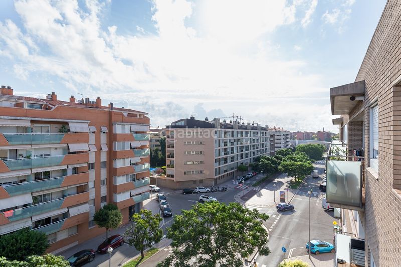 Foto 4c2ee76d-ebf0-4455-819d-8a5dbac97771. Duplex with heating parking pool in Eixample Sant Joan Despí