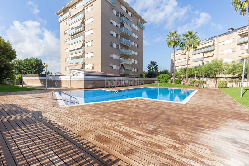Foto 642dbb9d-d088-4916-a29f-e53fbe25264d. Duplex with heating parking pool in Eixample Sant Joan Despí