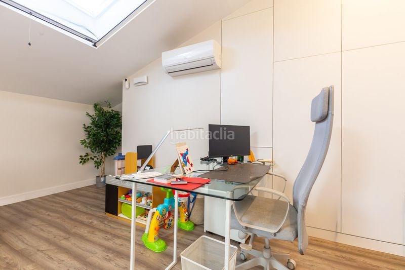 Foto 660f66a4-9272-4477-bc1d-92598247bd6f. Duplex with heating parking pool in Eixample Sant Joan Despí