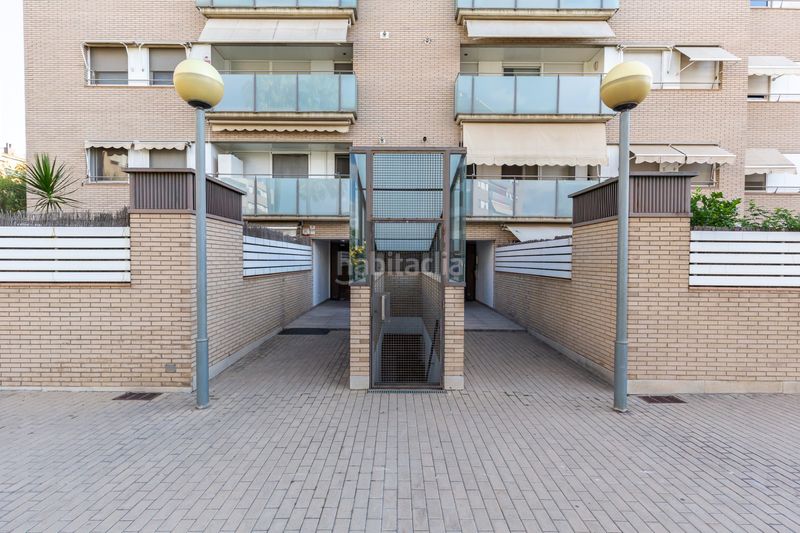 Foto cd43b283-301b-4e94-9cf4-b685ab472403. Duplex with heating parking pool in Eixample Sant Joan Despí