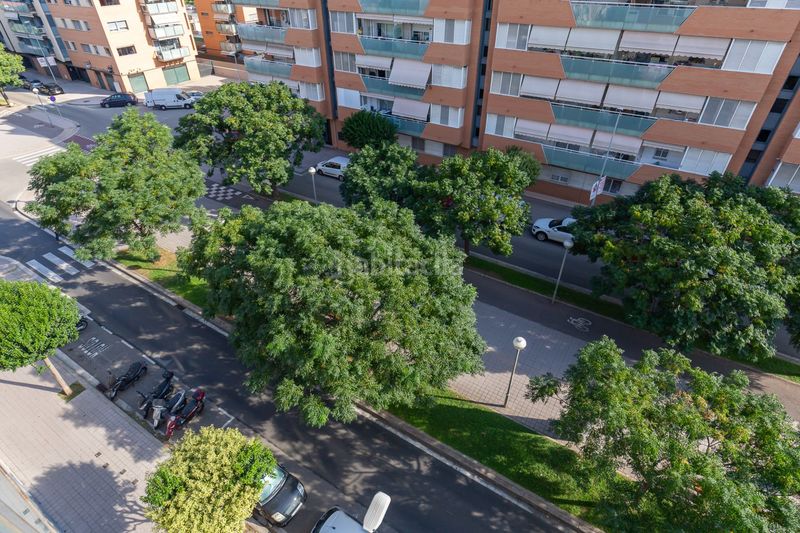 Foto e82480dc-28e0-4b13-950b-c8c705265762. Duplex with heating parking pool in Eixample Sant Joan Despí