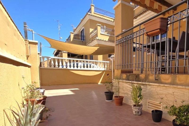 Foto 4bf19406-97d3-4721-b0e9-408e67c2a365. Casa adossada a calle c. gotzone mora 36 a Parque Acuático - Sector 25 Torrevieja