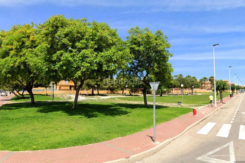 Foto 5424371f-dcf1-4946-8d81-33e7ed2d0366. Casa adossada a calle c. gotzone mora 36 a Parque Acuático - Sector 25 Torrevieja