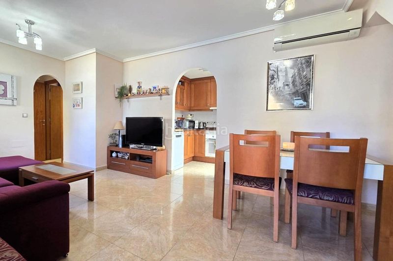 Foto 78f48a7f-9c84-4e41-900e-24c71ea14f34. Casa adossada a calle c. gotzone mora 36 a Parque Acuático - Sector 25 Torrevieja