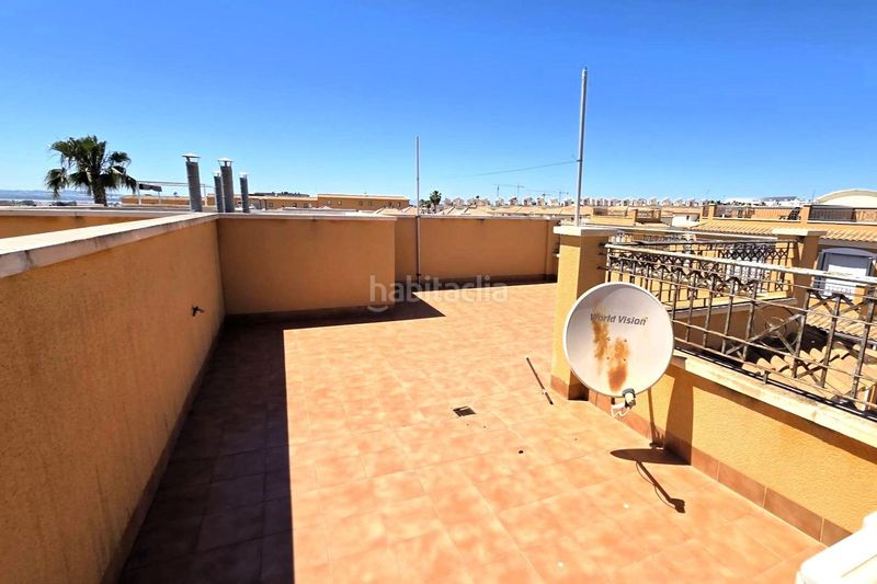 Foto 7a796d96-c6f9-46d5-9d98-9ec23df8faf7. Casa adossada a calle c. gotzone mora 36 a Parque Acuático - Sector 25 Torrevieja