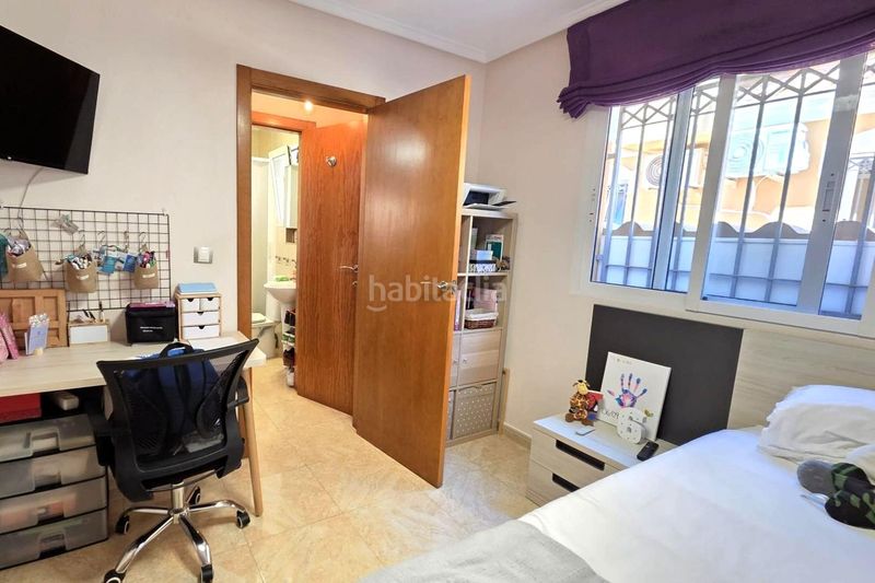Foto 81db7330-e677-4162-bbde-832e97c5d367. Casa adossada a calle c. gotzone mora 36 a Parque Acuático - Sector 25 Torrevieja