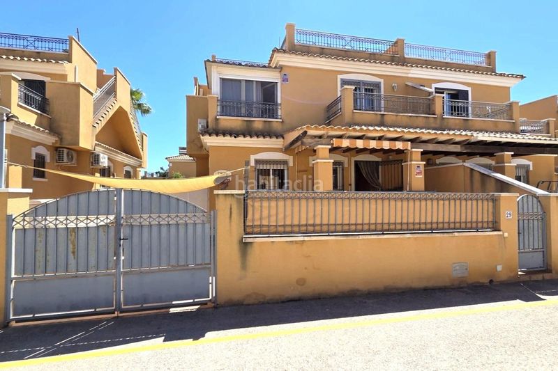 Foto 962294cf-c65c-439e-8805-4b11926590a6. Casa adossada a calle c. gotzone mora 36 a Parque Acuático - Sector 25 Torrevieja