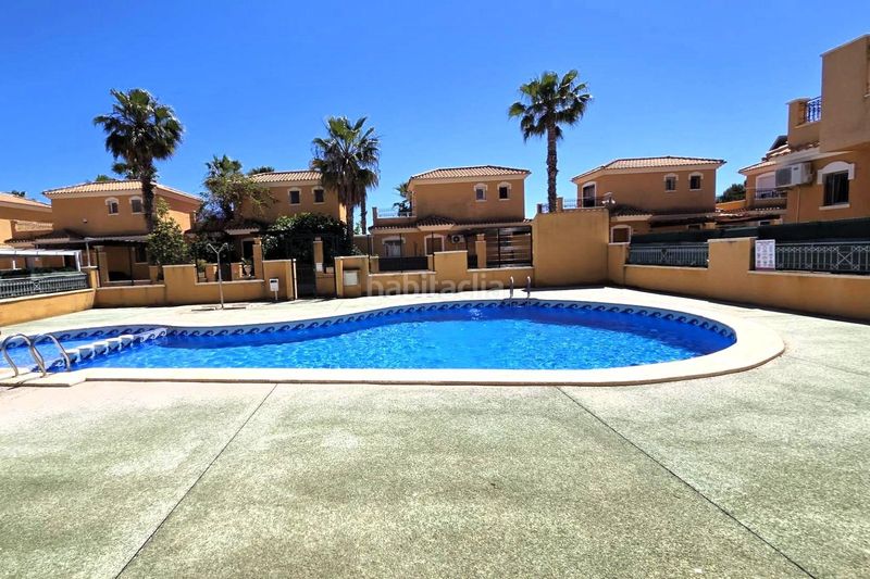 Foto cf3e03aa-fb0e-47c7-b666-a2bd329aa1cd. Casa adossada a calle c. gotzone mora 36 a Parque Acuático - Sector 25 Torrevieja