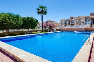 Planta baja  Calle c. pedro calderón de la barca 79. Acogedora y bien cuidado planta baja aprox. 59 m2 con terrazajar
