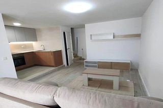Casa adossada a Calle c. baco urr torreblanca 31. Casa adosada recién reformada aprox. 72 m2 con pequeña terrazaja