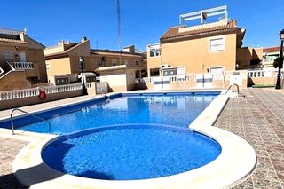 Planta baja en Avenida av. de la macha 5 m. Planta baja elegantemente reformada aprox. 58 m2 con gran terraz
