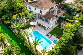 Xalet a Calle c. aldebarán 56. Magnífica villa de 5 dormitorios en prestigiosa la alcayna. parc