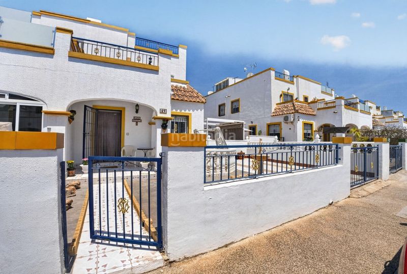Foto 005cf684-049a-4888-a30c-8678efabe2cf. Casa adossada a calle c. pilar lorengar 49 a Zona Carrefour - Urbanizaciones Torrevieja