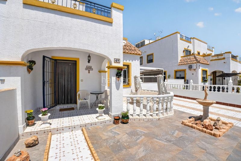 Foto 219a7ae6-0b89-43a7-881f-0c5934a21838. Casa adossada a calle c. pilar lorengar 49 a Zona Carrefour - Urbanizaciones Torrevieja