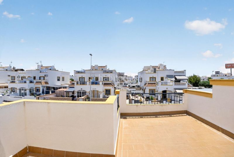 Foto 28d8379e-1a17-4789-a9f3-997b9c4d7f18. Casa adossada a calle c. pilar lorengar 49 a Zona Carrefour - Urbanizaciones Torrevieja