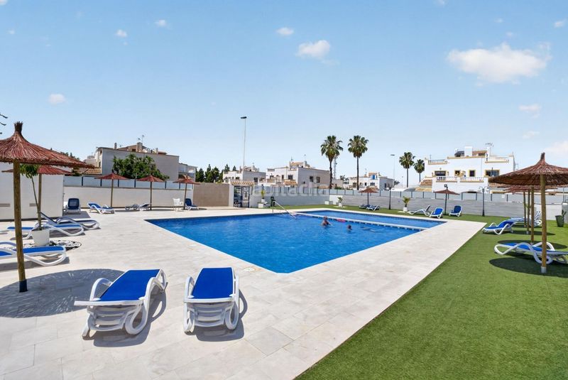 Foto 8e208893-c080-4b34-ad65-d1dfe72f4508. Casa adossada a calle c. pilar lorengar 49 a Zona Carrefour - Urbanizaciones Torrevieja