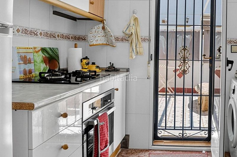 Foto 958cee16-777e-43c0-b3d5-75f2c188eaee. Casa adossada a calle c. pilar lorengar 49 a Zona Carrefour - Urbanizaciones Torrevieja