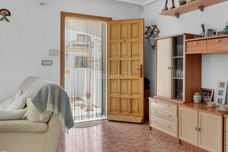 Foto d97132c7-00e8-4c5b-9558-b784c8753935. Casa adossada a calle c. pilar lorengar 49 a Zona Carrefour - Urbanizaciones Torrevieja