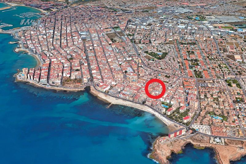 Foto c1ef9739-8371-431d-80b3-50df4d74dd46. Àtic a calle c. suecia 14 a Zona Playa de los Locos Torrevieja
