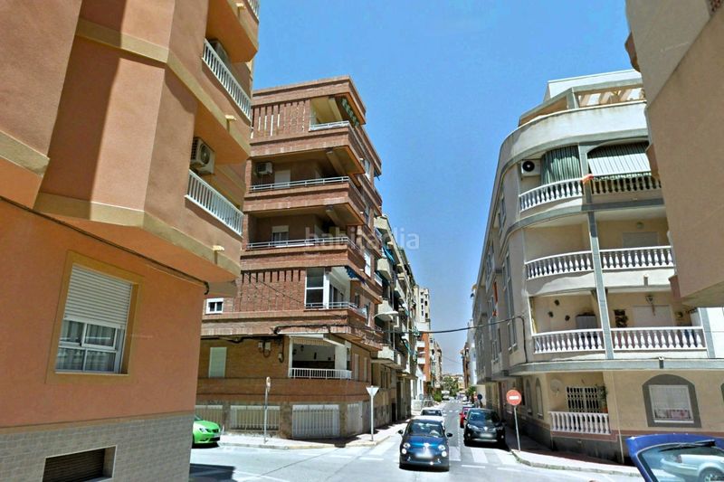 Foto c979eaaa-6102-4b21-ae35-dda80f768aa0. Àtic a calle c. suecia 14 a Zona Playa de los Locos Torrevieja