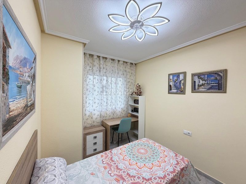 Foto bb949edc-5bb3-4beb-8955-d54c2236e99e. Apartament a calle c. goleta 5 a Zona Playa del Cura Torrevieja