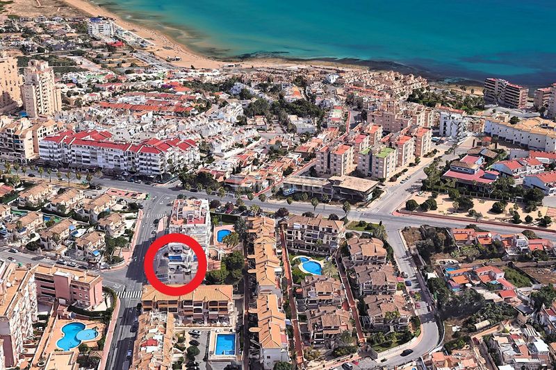 Foto b0cb4a0b-4f20-4ff3-bbb8-331deedbf87f. Dúplex a calle eneas 1 a Miramar - Torre del Moro Torrevieja