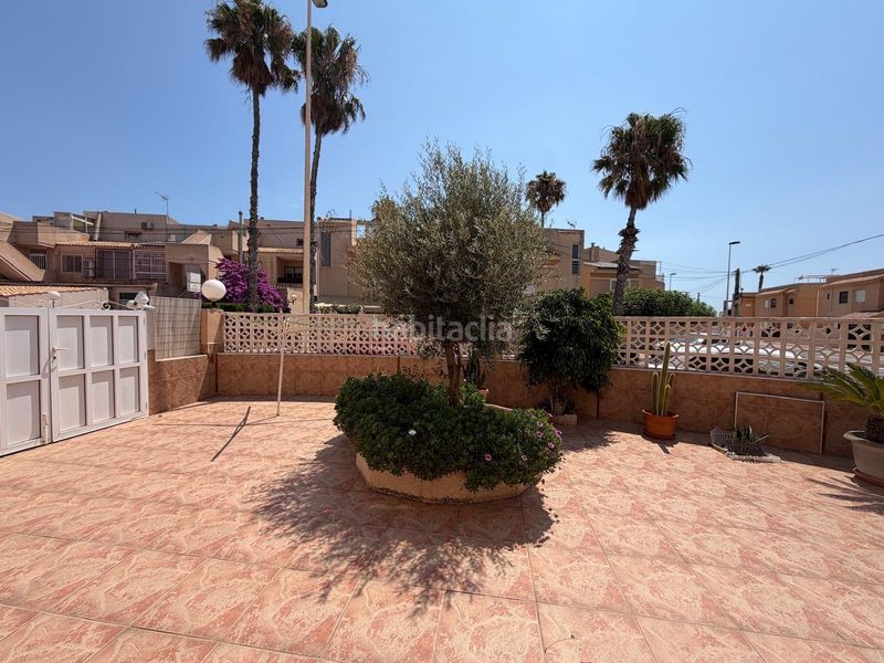 Foto 0b2ba6c2-891c-49a3-88b2-61225e453ef5. Casa adossada amb aparcament piscina a Zona los Frutales Torrevieja