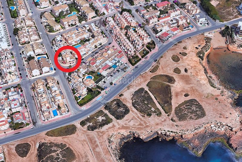 Foto 5311f832-5623-4d01-b9b4-3867ec5c8279. Casa adossada amb aparcament piscina a Zona los Frutales Torrevieja
