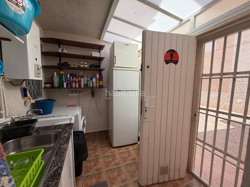 Foto 6d53ccde-5060-4f97-95d7-53998218ec8e. Casa adossada amb aparcament piscina a Zona los Frutales Torrevieja
