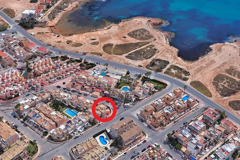 Foto 84d41e39-0512-4606-9620-8cba7ae0cc13. Casa adossada amb aparcament piscina a Zona los Frutales Torrevieja