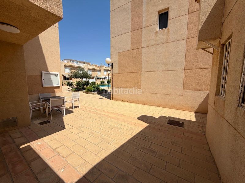 Foto b60ae2ea-3ec2-4525-90f6-85a079f0fe3c. Casa adossada amb aparcament piscina a Zona los Frutales Torrevieja