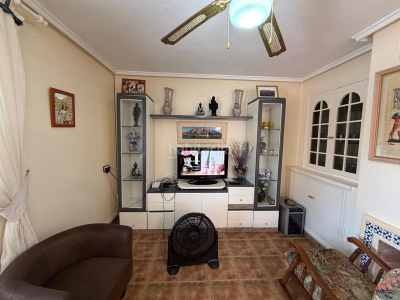 Foto e6408b79-f635-4237-b87f-50caacfff211. Casa adossada amb aparcament piscina a Zona los Frutales Torrevieja