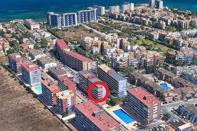 Foto b26462ee-561c-463d-8643-9c9c3f3f5880. Apartament a calle c. rocio 3 a Punta Prima Torrevieja