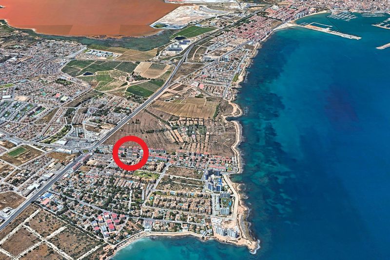 Foto f09513d5-6e5b-4615-b5f3-71c4269b5f9b. Apartament a calle c. rocio 3 a Punta Prima Torrevieja